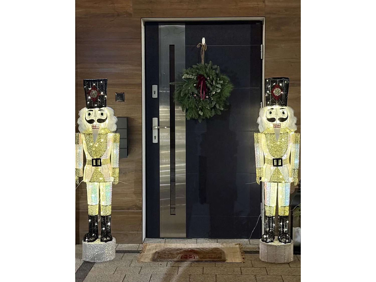 Décoration extérieure LED STOROVAN 152 cm Casse-noisette Blanc/doré