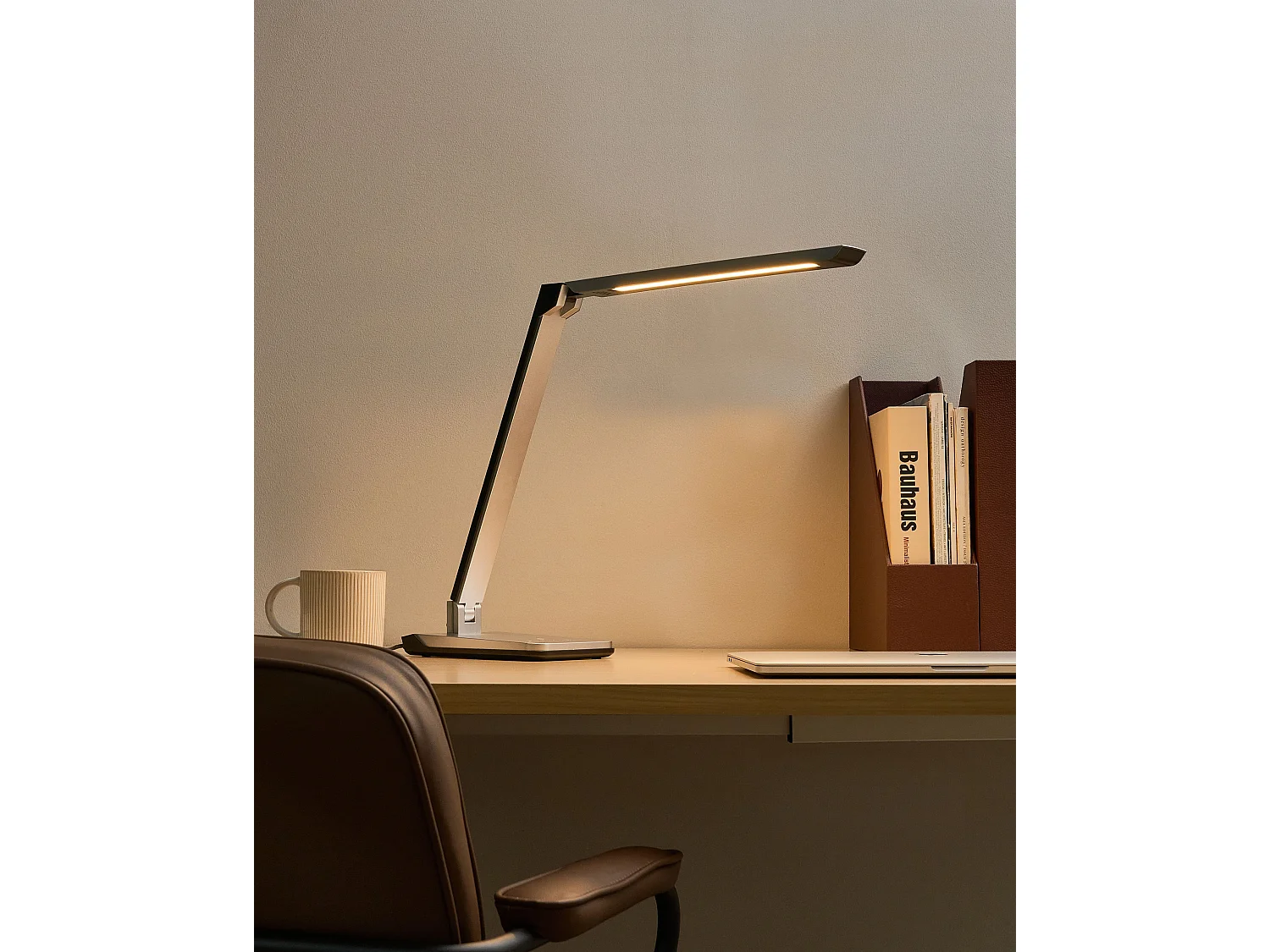 Lampe de bureau LED PICTOR Avec variateur Argenté