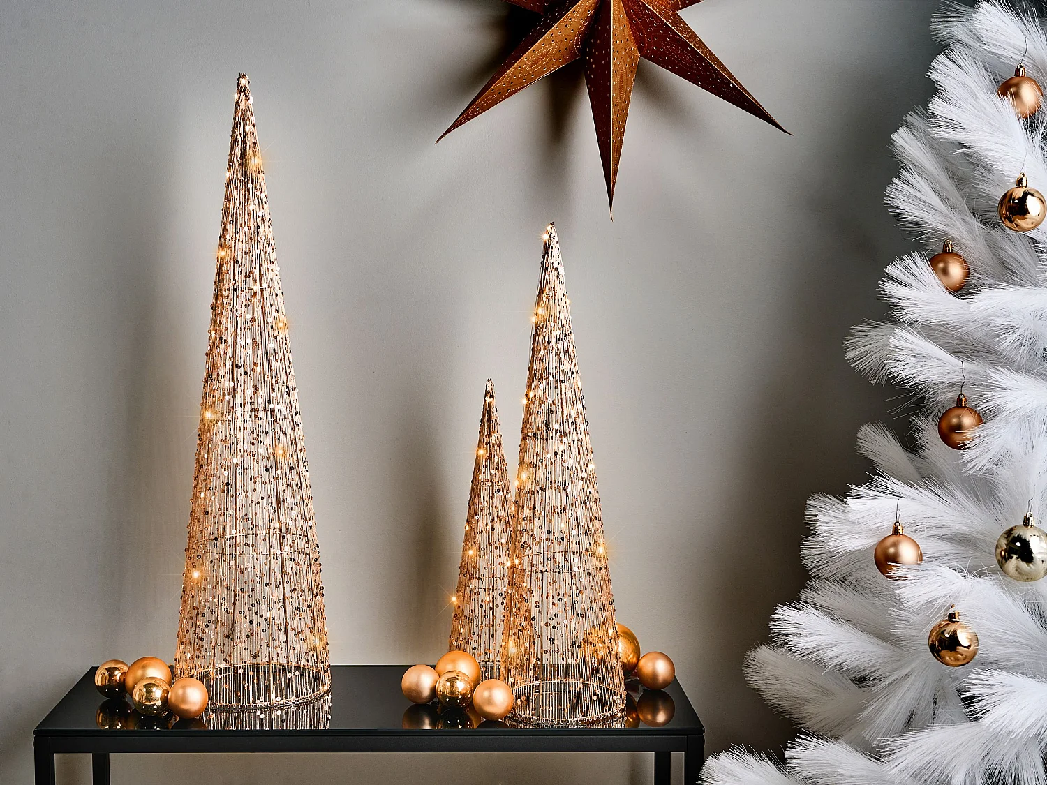 Lot de 3 décorations de Noël LED VEJLESO Arbre de Noël 40/60/80 cm Doré