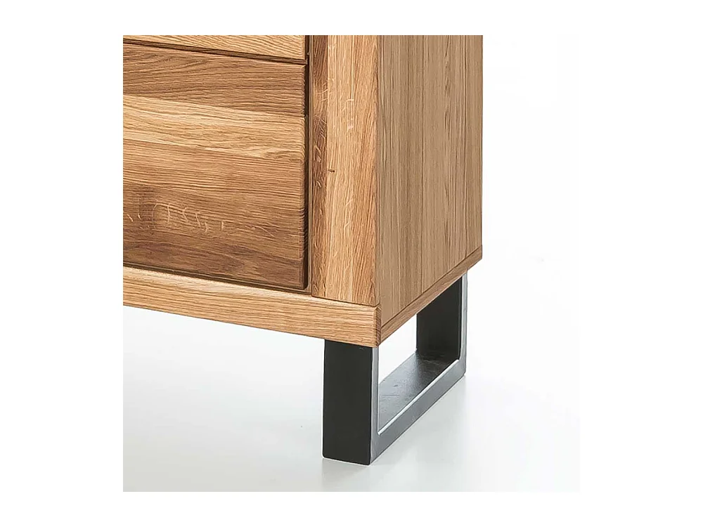 Esszimmerschrank aus Wildeiche teilmassiv 140 cm hoch