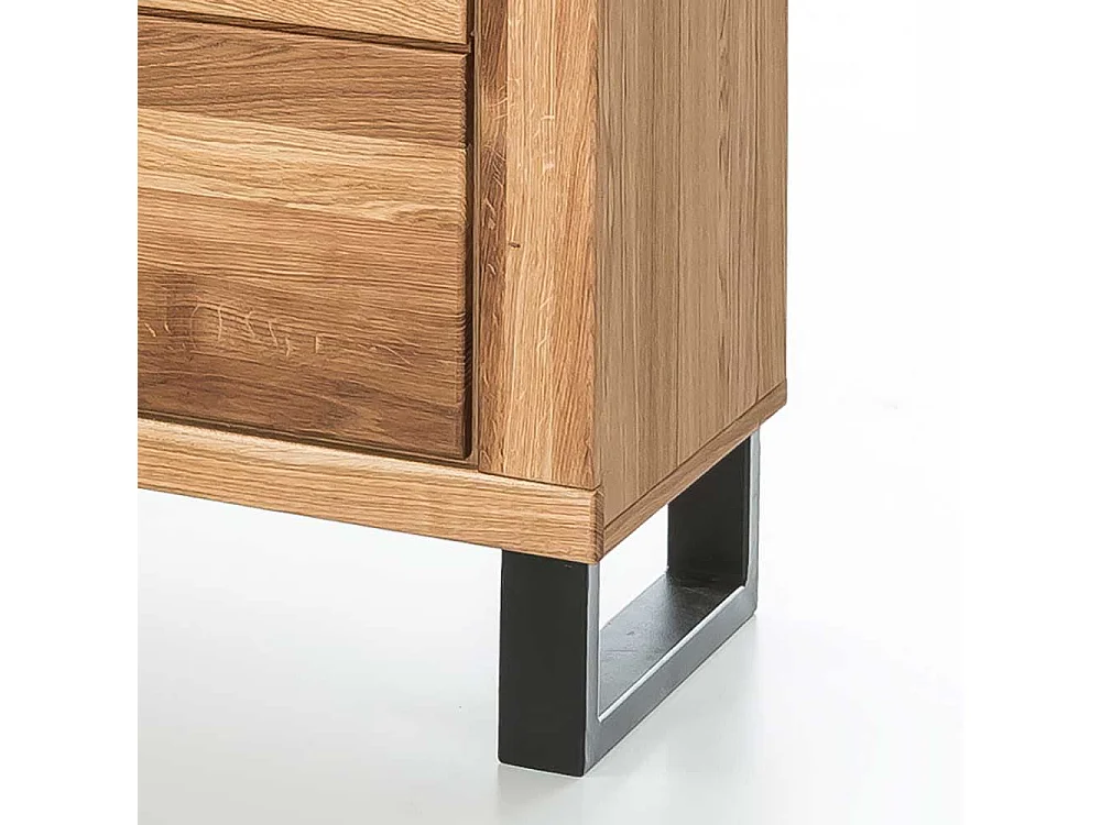 Esszimmerschrank aus Wildeiche teilmassiv 140 cm hoch