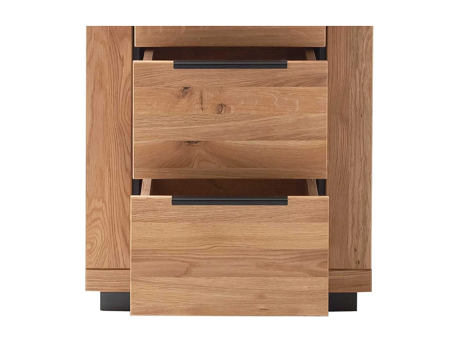 Hochkommode in Wildeichefarben aus MDF und Massivholz