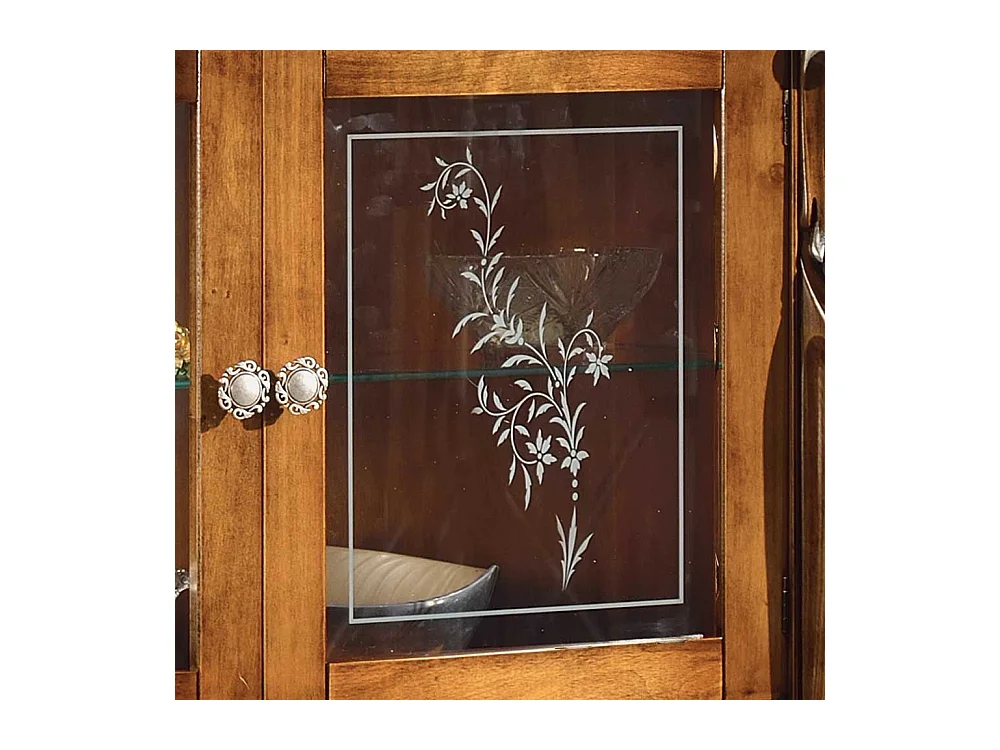 Esszimmerschrank in Nussbaumfarben italienischen Stil