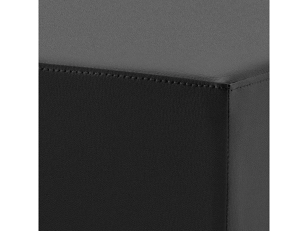 Designbarhocker aus Microfaser Vierfußgestell aus Metall