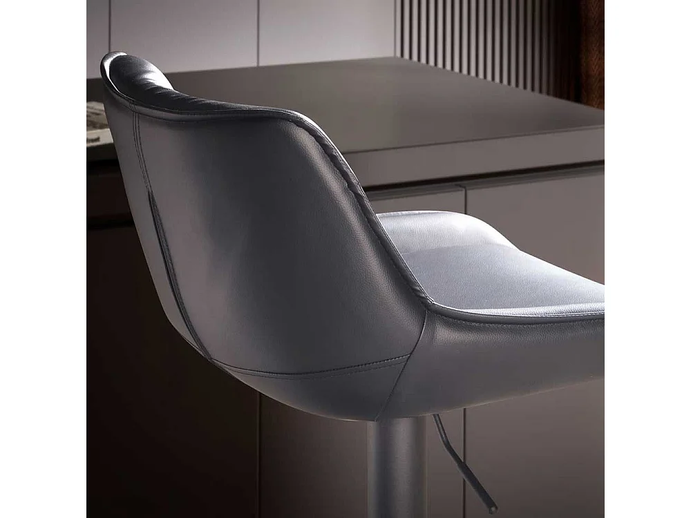 Barhocker durch Gasdruck höhenverstellbar drehbar