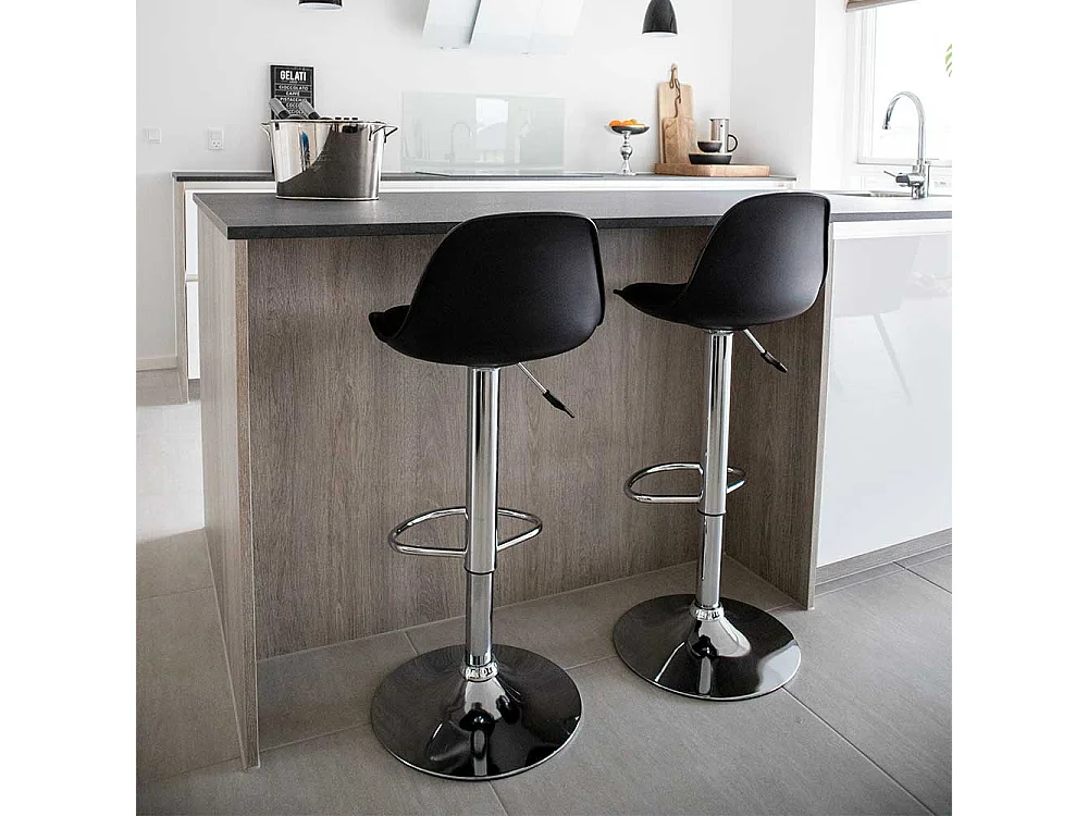 Barhocker aus Kunstleder in Schwarz Metall in Chromfarben (2er Set)