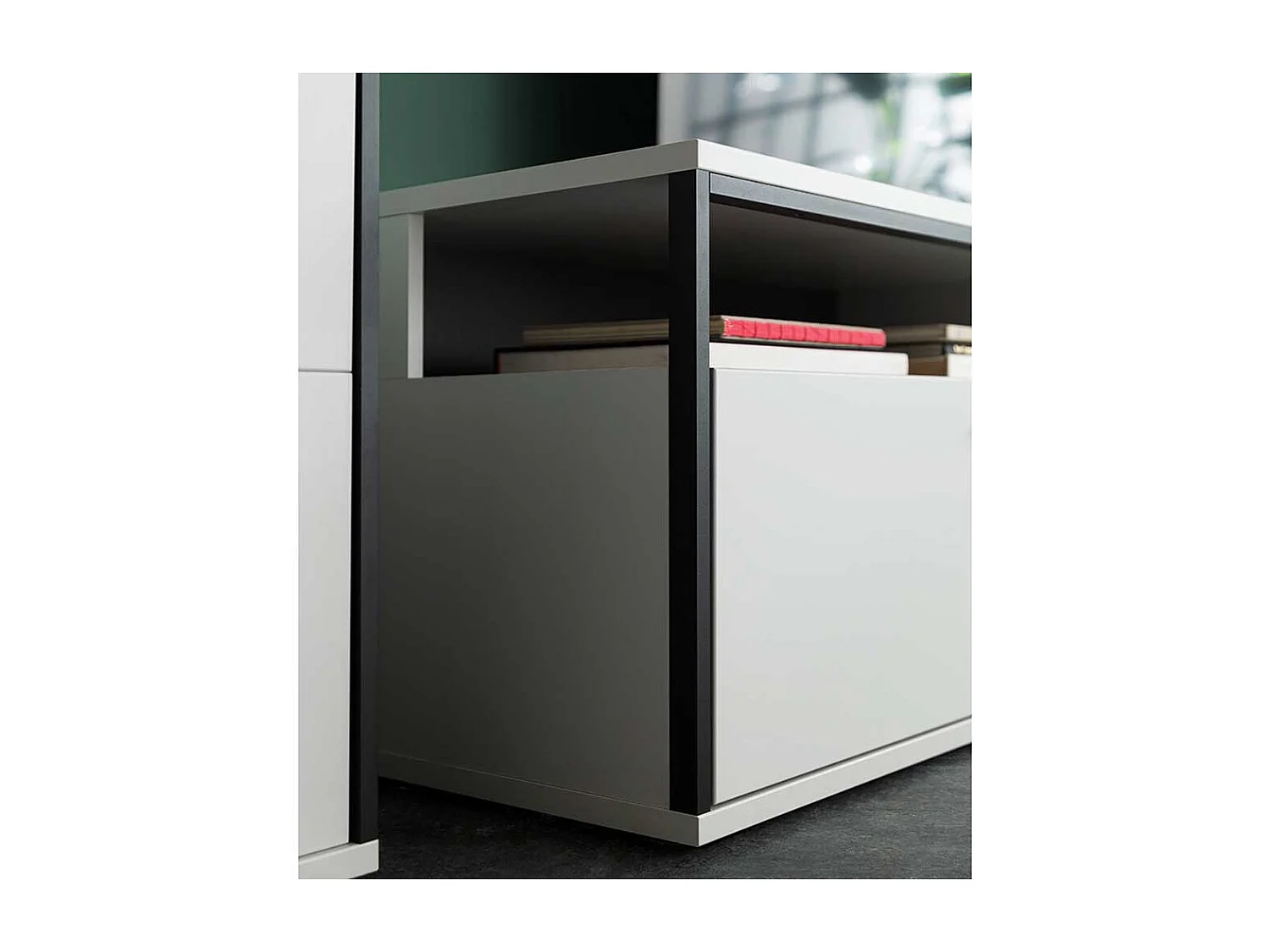 Flachstrecke Wohnzimmer in Weiß und Schwarzgrau zwei Schubladen