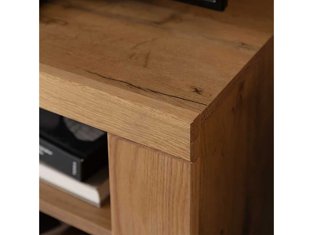 TV Board in Wildeichefarben MDF und Massivholz