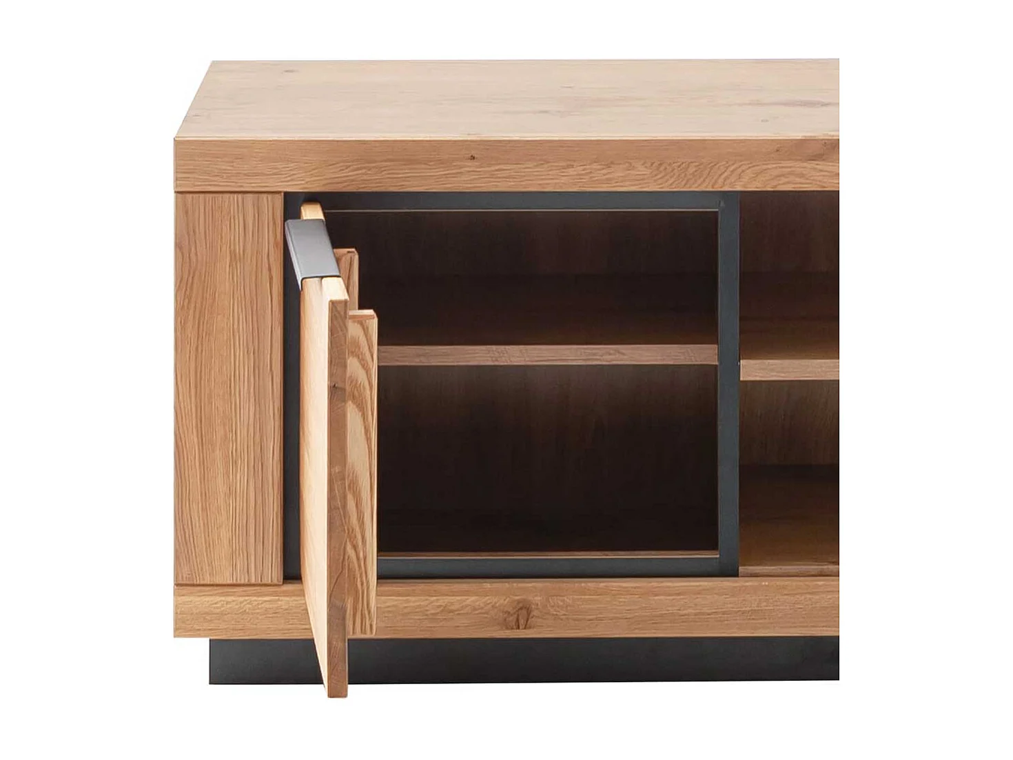 TV Board in Wildeichefarben MDF und Massivholz