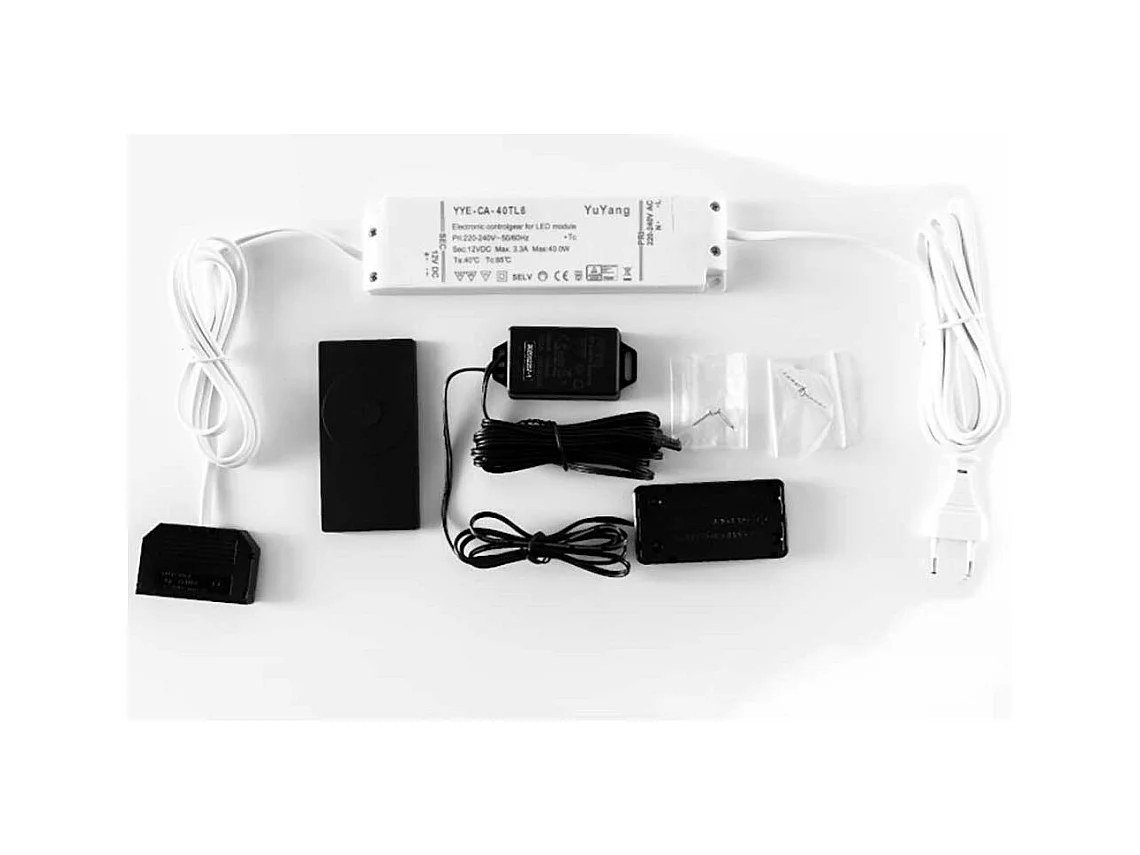 Esszimmer Vitrine in modernem Design 199 cm hoch