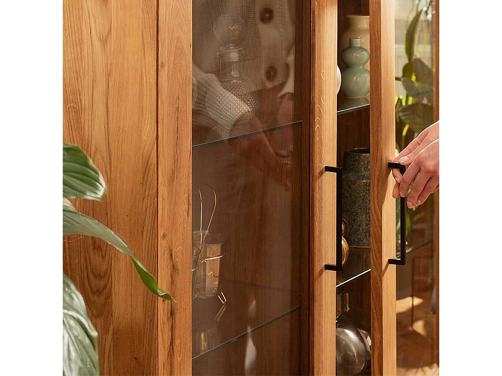 Wohnzimmer Vitrinenschrank massiv aus Wildeiche zwei Schubladen