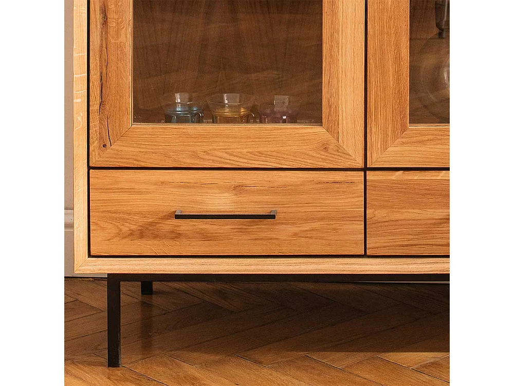 Wohnzimmer Vitrinenschrank massiv aus Wildeiche zwei Schubladen