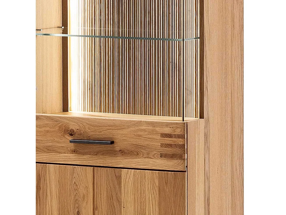 Vitrine in Balkeneiche Bianco furniert 60 cm breit