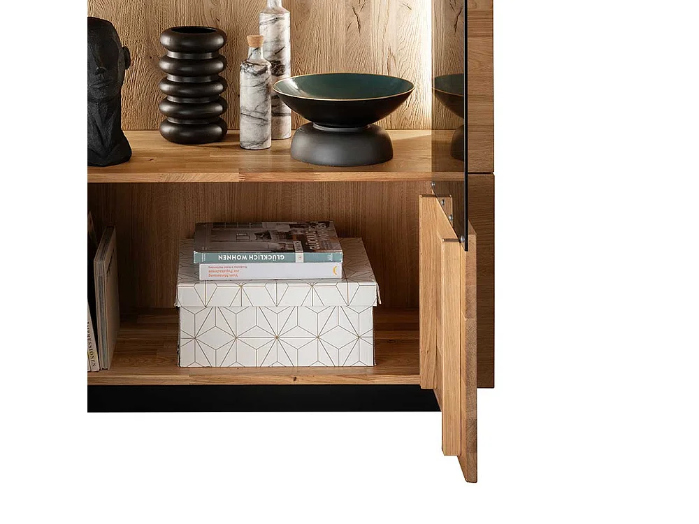 Highboard Vitrine aus Wildeiche Massivholz geölt LED Beleuchtung