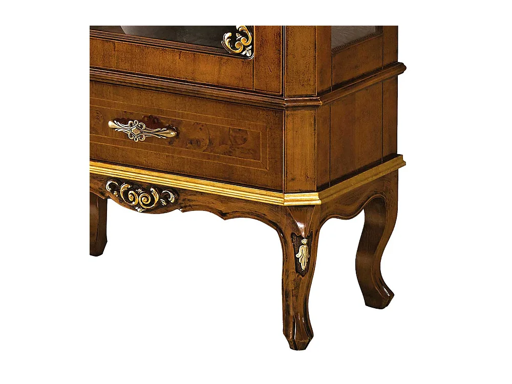 Esszimmer Vitrinenschrank in Nussbaumfarben Glasböden