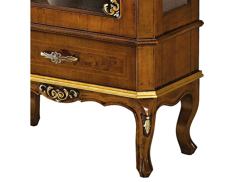 Esszimmer Vitrinenschrank in Nussbaumfarben Glasböden