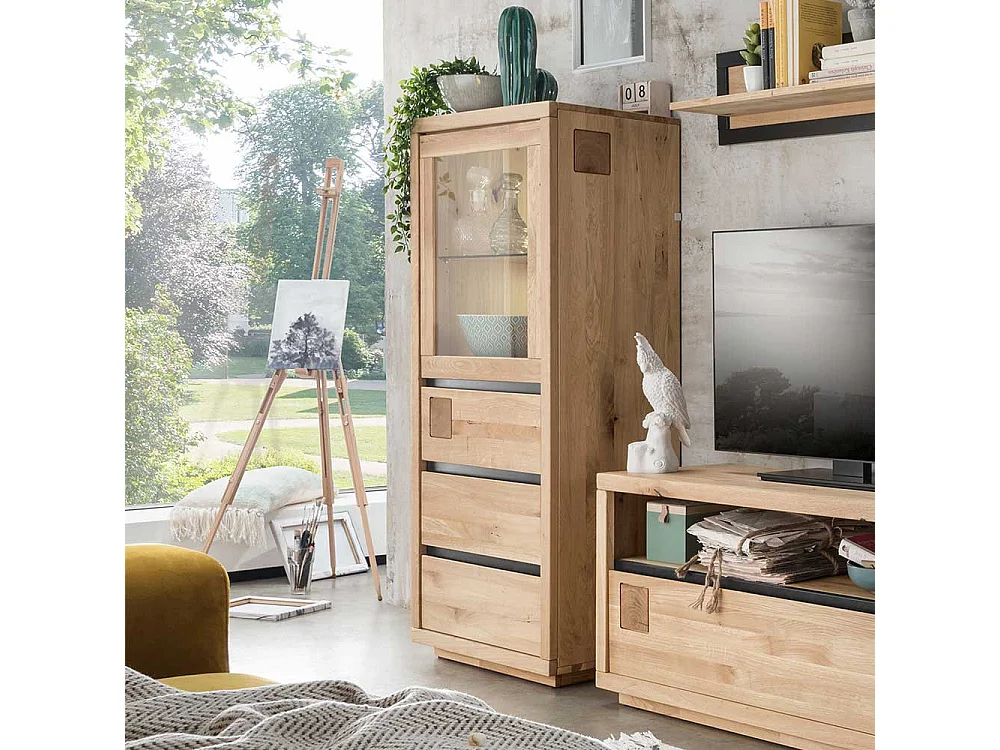 Vitrinenschrank Wildeiche aus Massivholz drei Schubladen