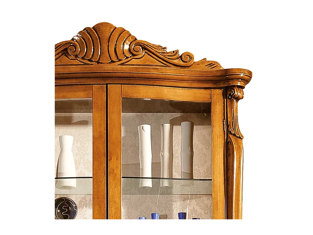 Barocke Esszimmer Vitrine in Nussbaumfarben Glastüren