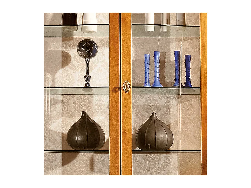 Barocke Esszimmer Vitrine in Nussbaumfarben Glastüren
