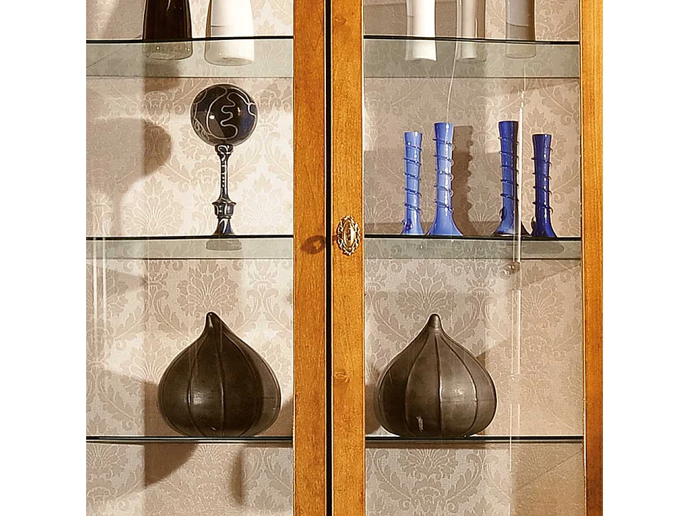 Barocke Esszimmer Vitrine in Nussbaumfarben Glastüren