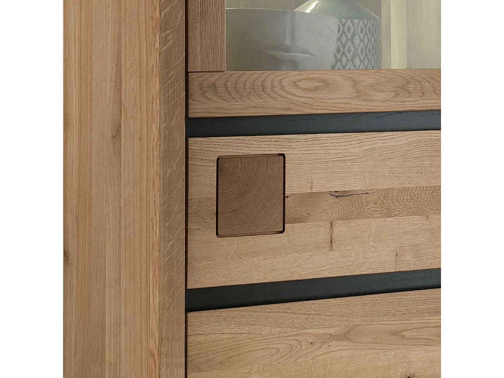 Vitrinenschrank Wildeiche aus Massivholz drei Schubladen