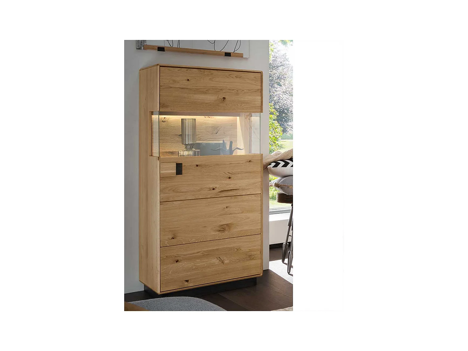 Massive Wohnzimmer Vitrine aus Wildeiche und Eiche LED Beleuchtung