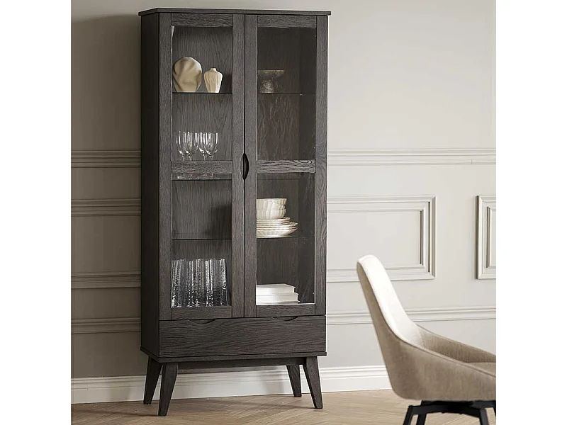 Skandi Vitrine in Eiche Dunkelbraun zwei Glastüren und einer Schublade