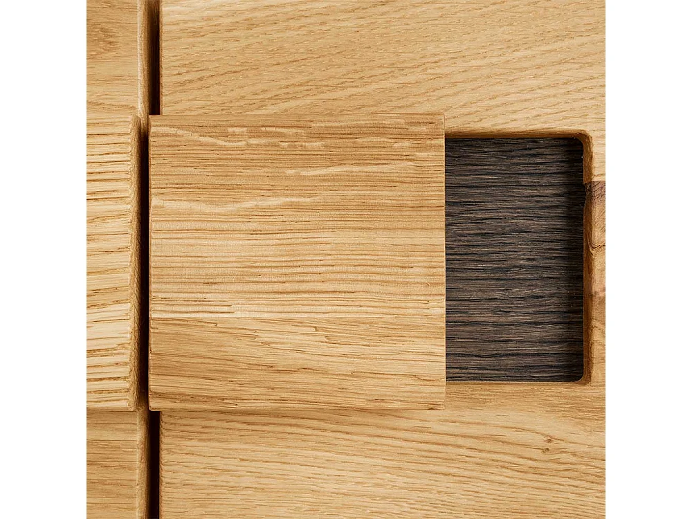 Moderne Vitrine aus Wildeiche und Eiche Massivholz 2 Türen