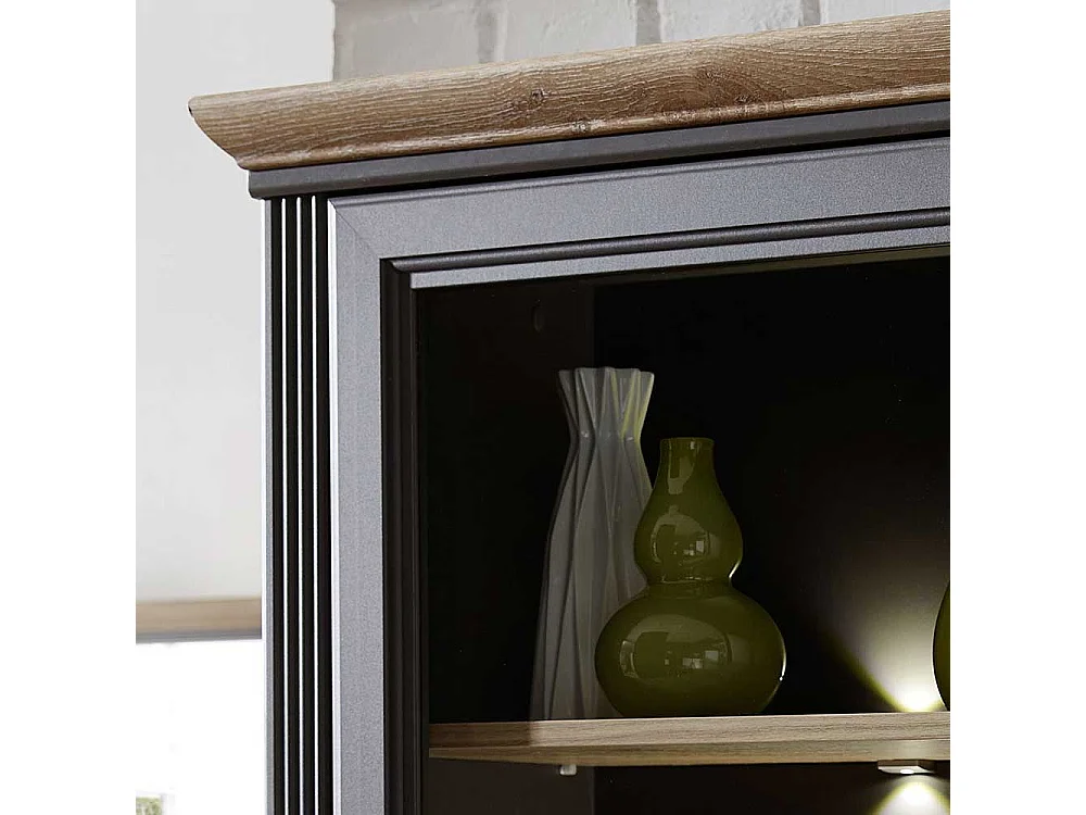 Landhaus Vitrine in Dunkelgrau und Eichefarben LED Beleuchtung