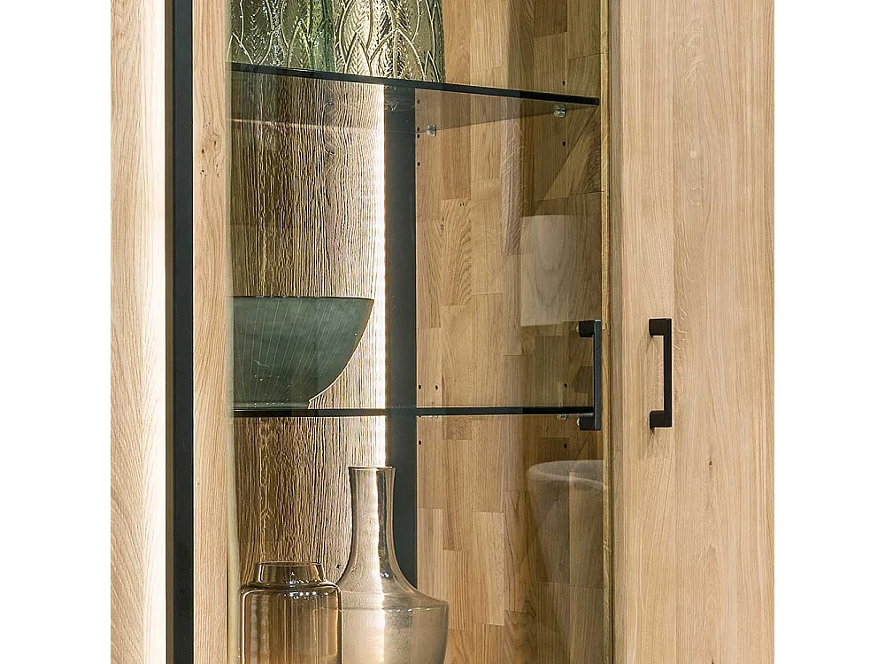 XL Schrank Vitrine in Asteichefarben Massivholz und Glas