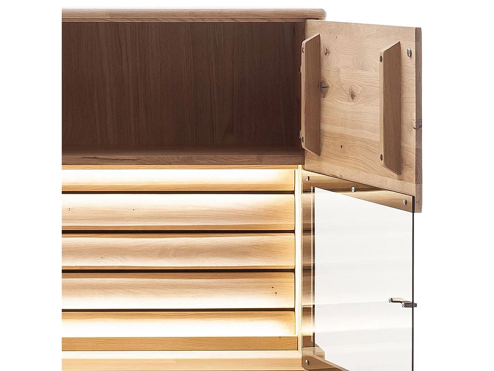 Highboard Esszimmer Vitrine aus Asteiche Massivholz mit Metallgriffen