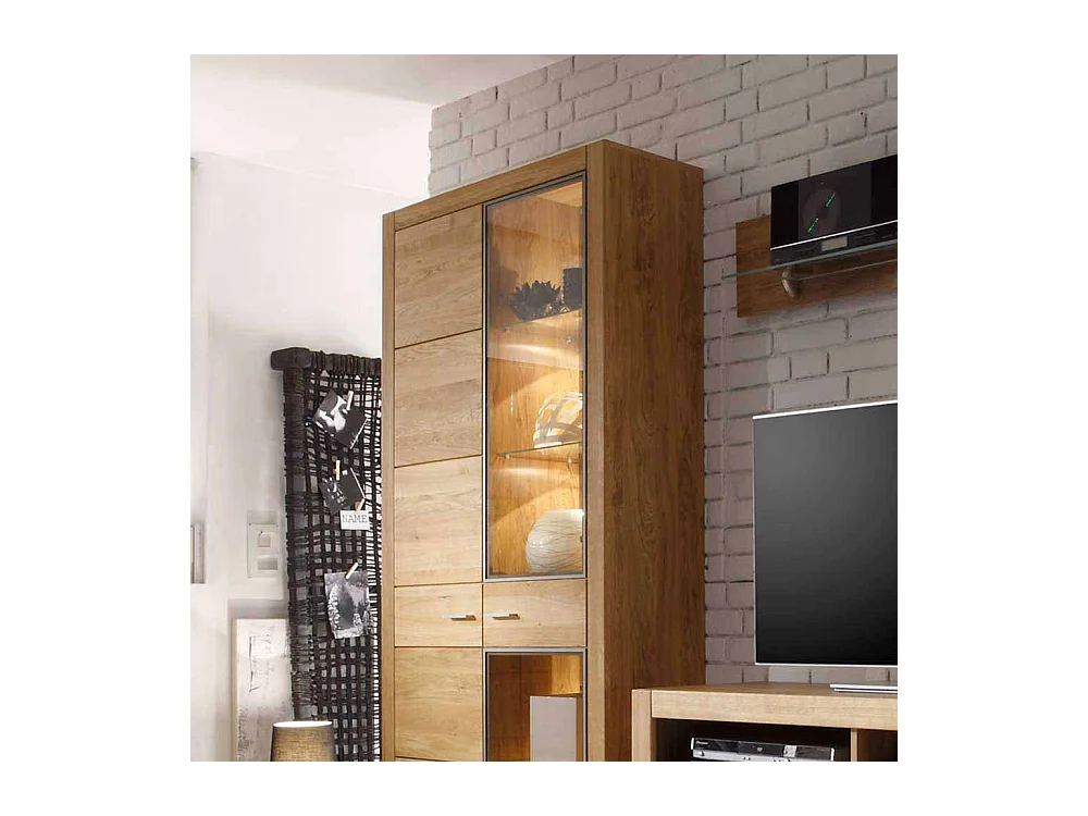 Standvitrine aus Asteiche teilmassiv ge�lt LED Beleuchtung