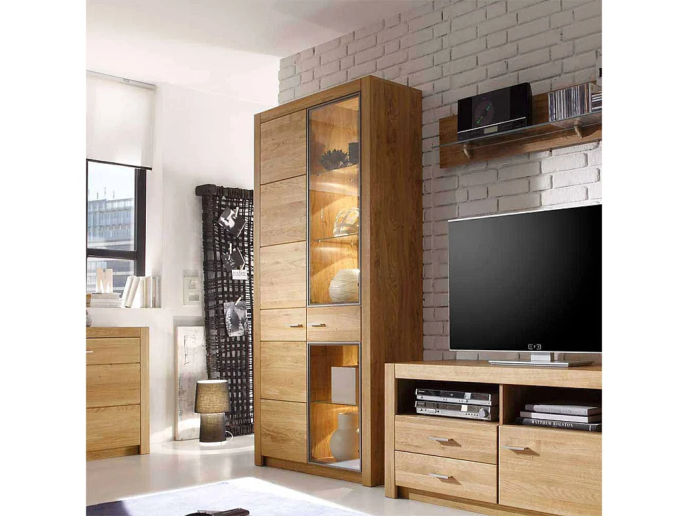 Standvitrine aus Asteiche teilmassiv ge�lt LED Beleuchtung