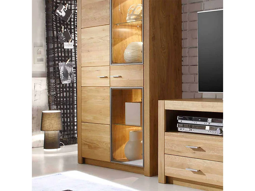 Standvitrine aus Asteiche teilmassiv ge�lt LED Beleuchtung