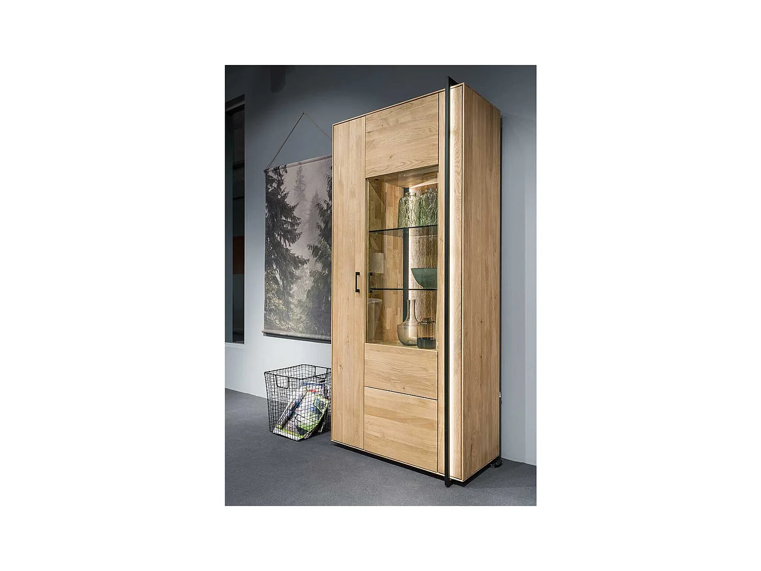 XL Wohnzimmervitrine in Asteichefarben Massivholz und Glas