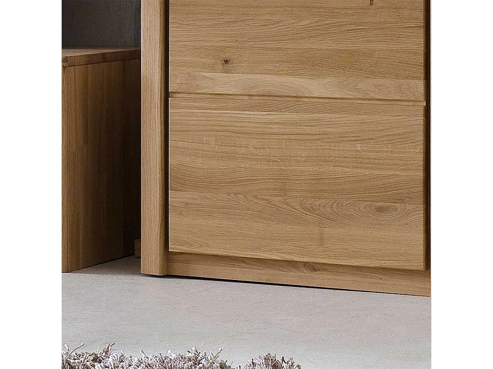 Wohnzimmervitrine aus Wildeiche Massivholz Bianco geölt