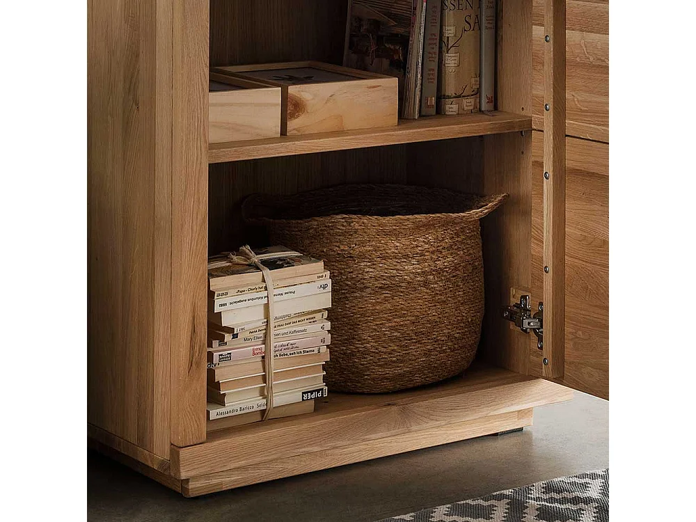 Wohnzimmervitrine aus Wildeiche Massivholz Hirnholzeinlage