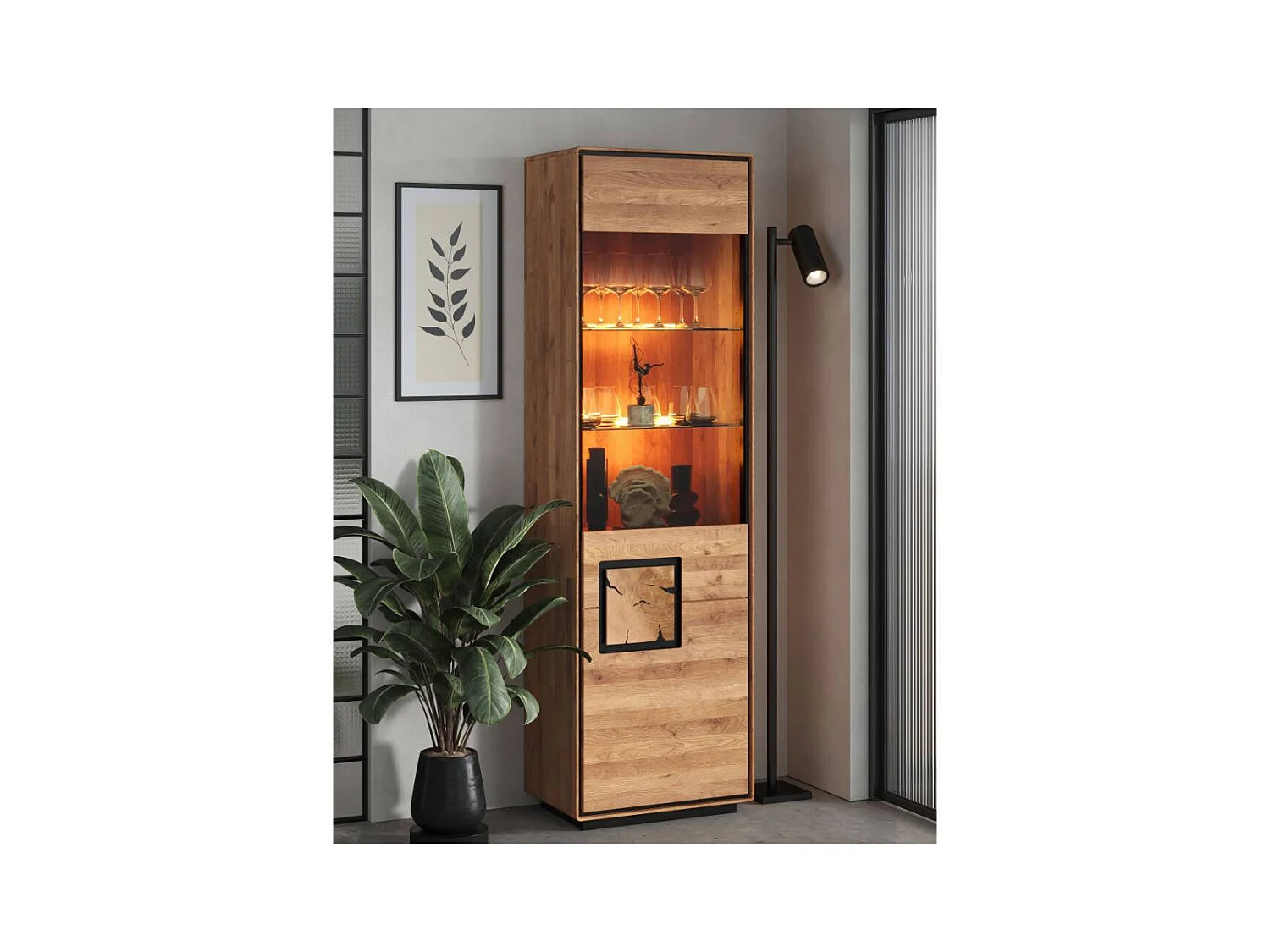 Wohnzimmervitrine Standvitrine aus Wildeiche Massivholz mit zwei Glasböden