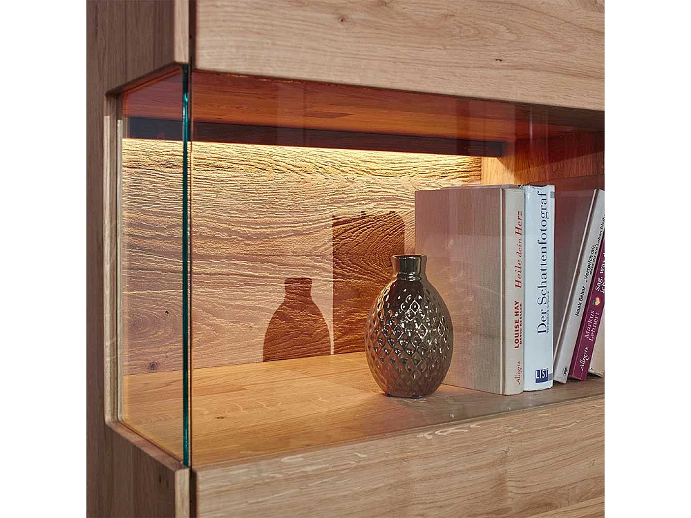 Wohnzimmervitrine aus Wildeiche Massivholz LED Beleuchtung