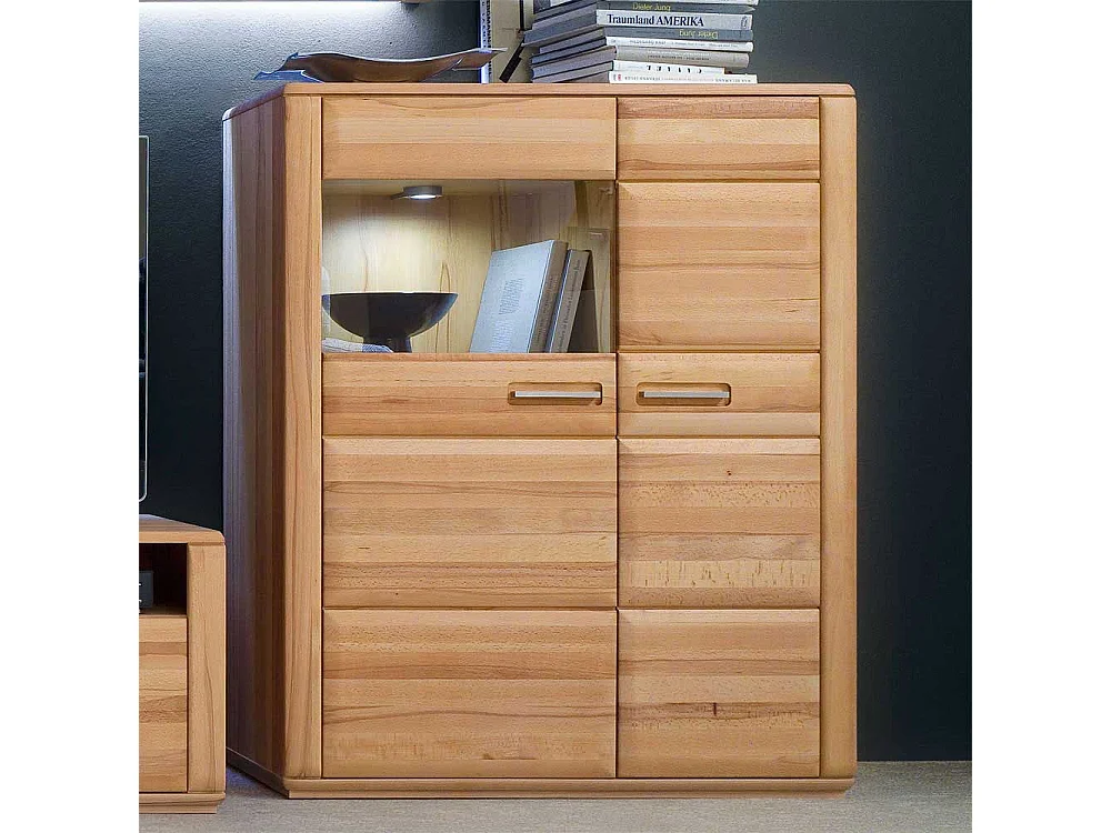 Wohnzimmervitrine in Kernbuchefarben weiße Beleuchtung