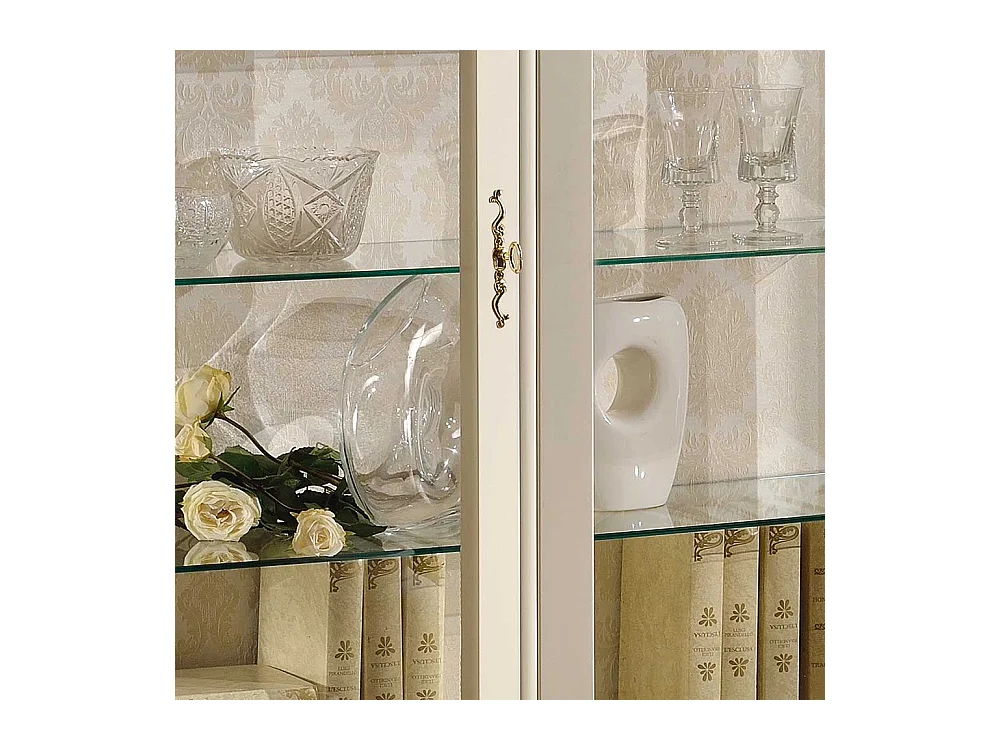 Esszimmervitrine im Barockstil Weiß und Goldfarben verziert