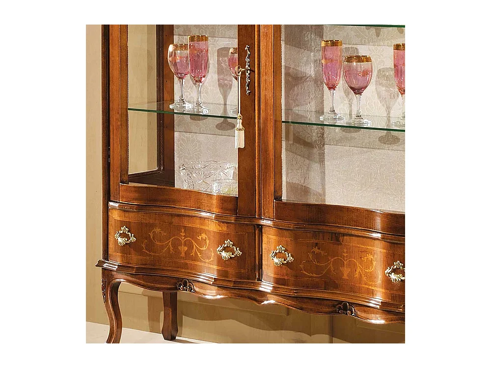 Standvitrine mit Nussbaum furniert Barock Design