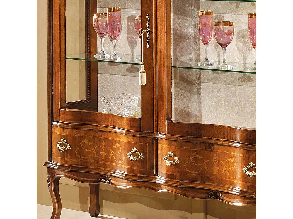 Standvitrine mit Nussbaum furniert Barock Design