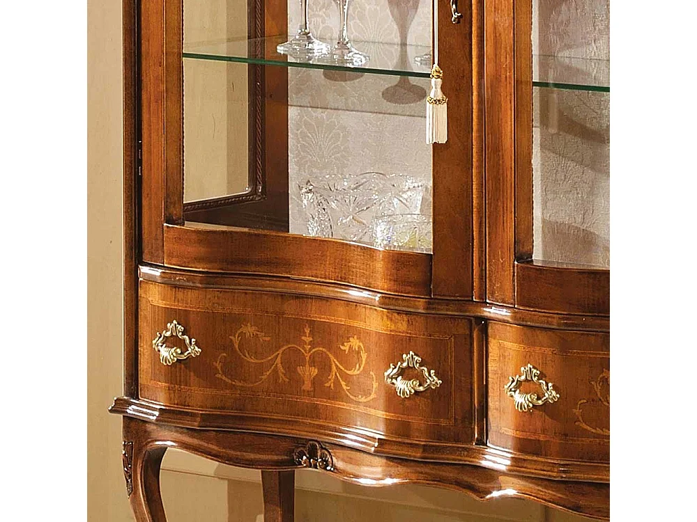 Standvitrine mit Nussbaum furniert Barock Design