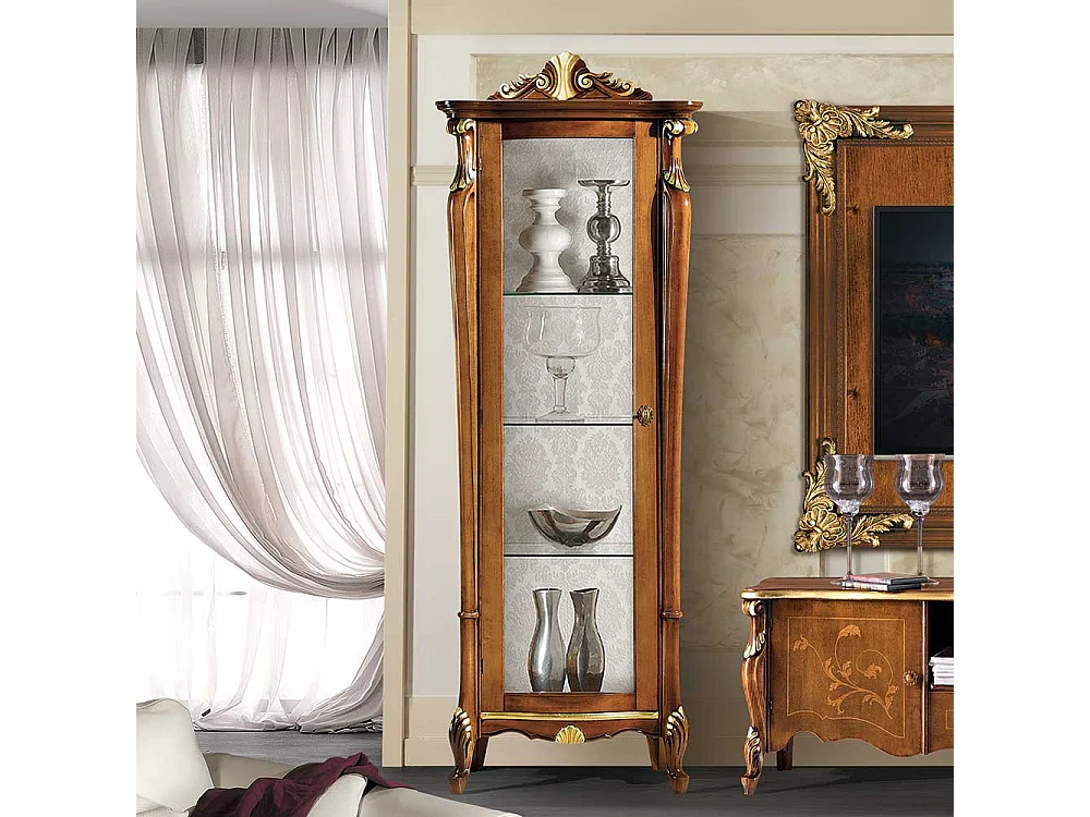 Wohnzimmervitrine in Nussbaumfarben und Weiß italienischen Stil