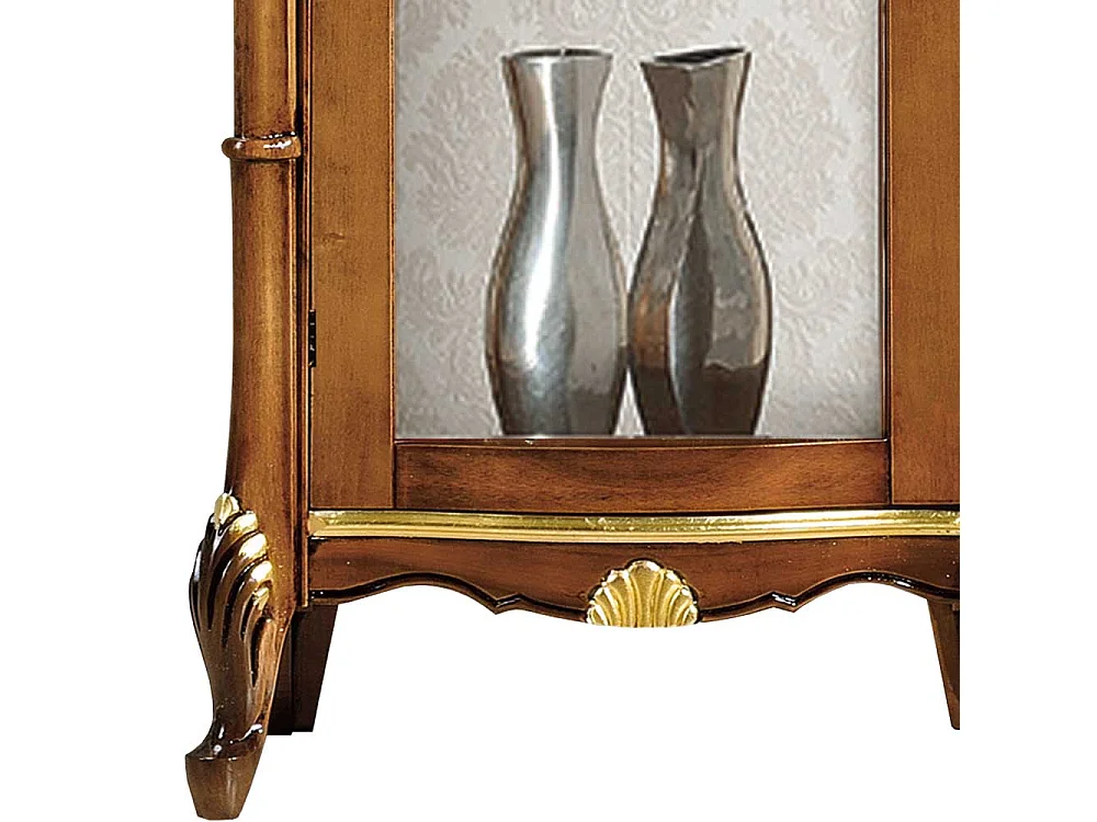 Wohnzimmervitrine in Nussbaumfarben und Weiß italienischen Stil