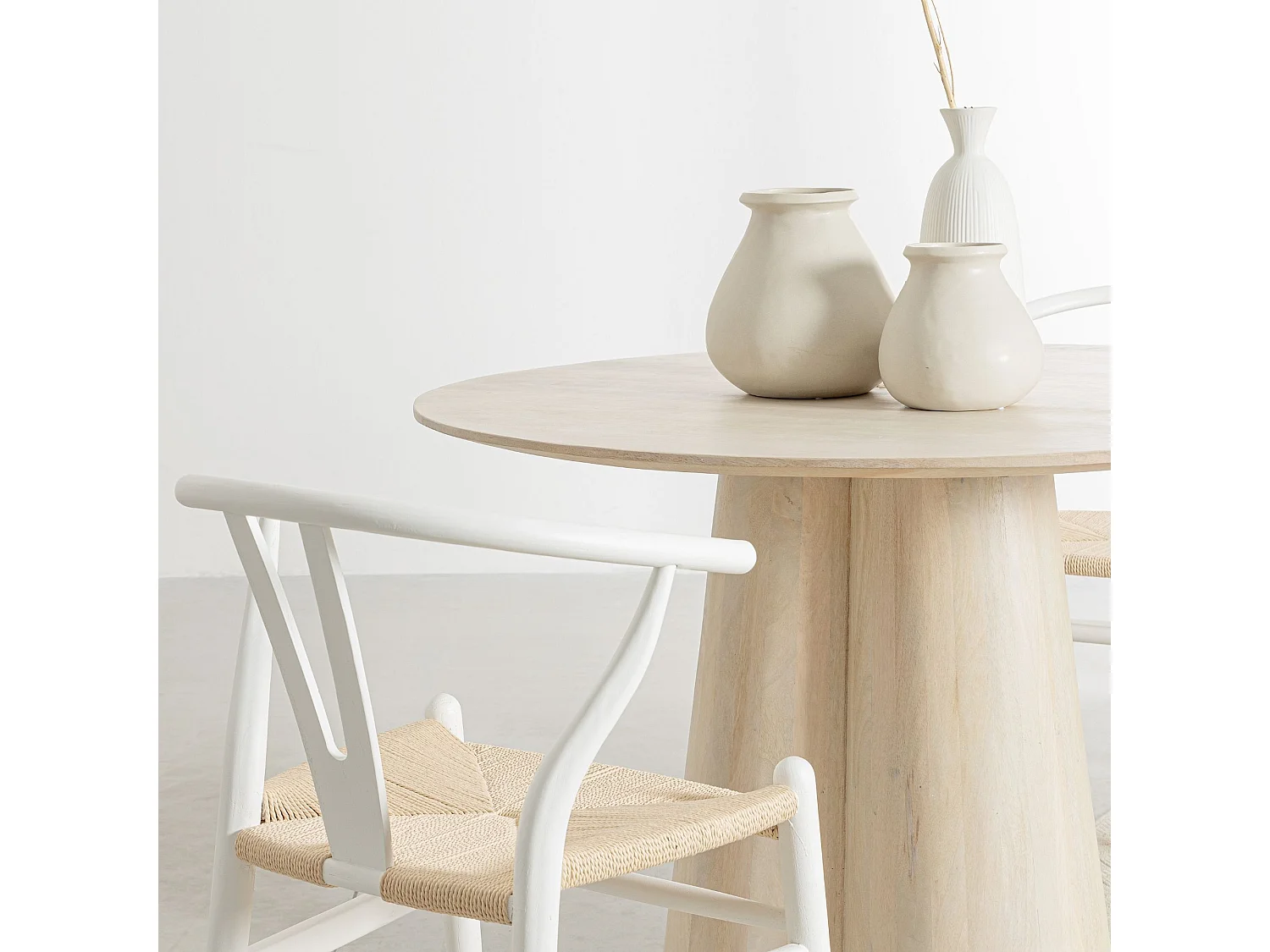 Chaise de salle à manger en bois blanc et assise tressée - KEA