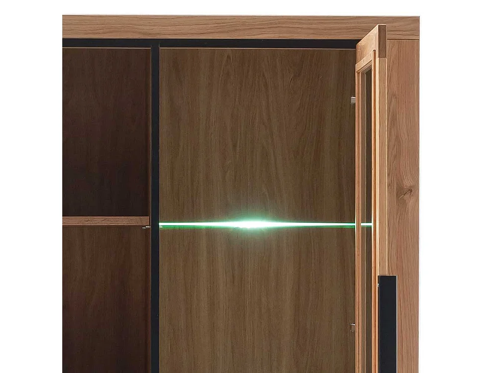 Wohnzimmervitrinenschrank in Wildeichefarben teilmassiv