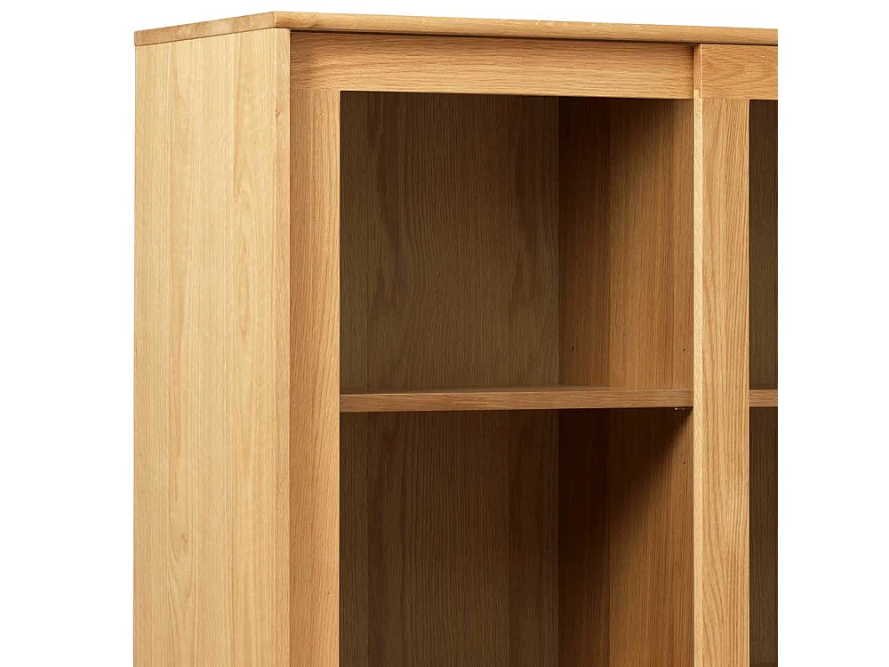 Wohnzimmervitrinenschrank im Skandi Design Eichefarben