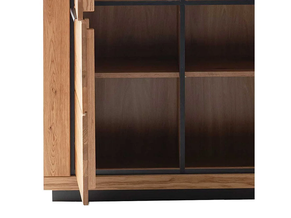 Wohnzimmervitrinenschrank in Wildeichefarben teilmassiv